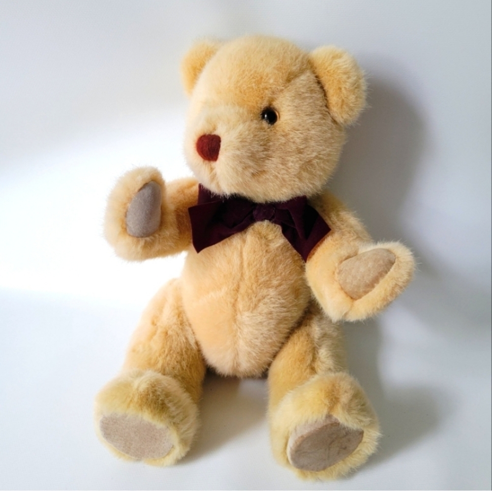 DAKIN Jointed 1993 Vintage Teddy Bear